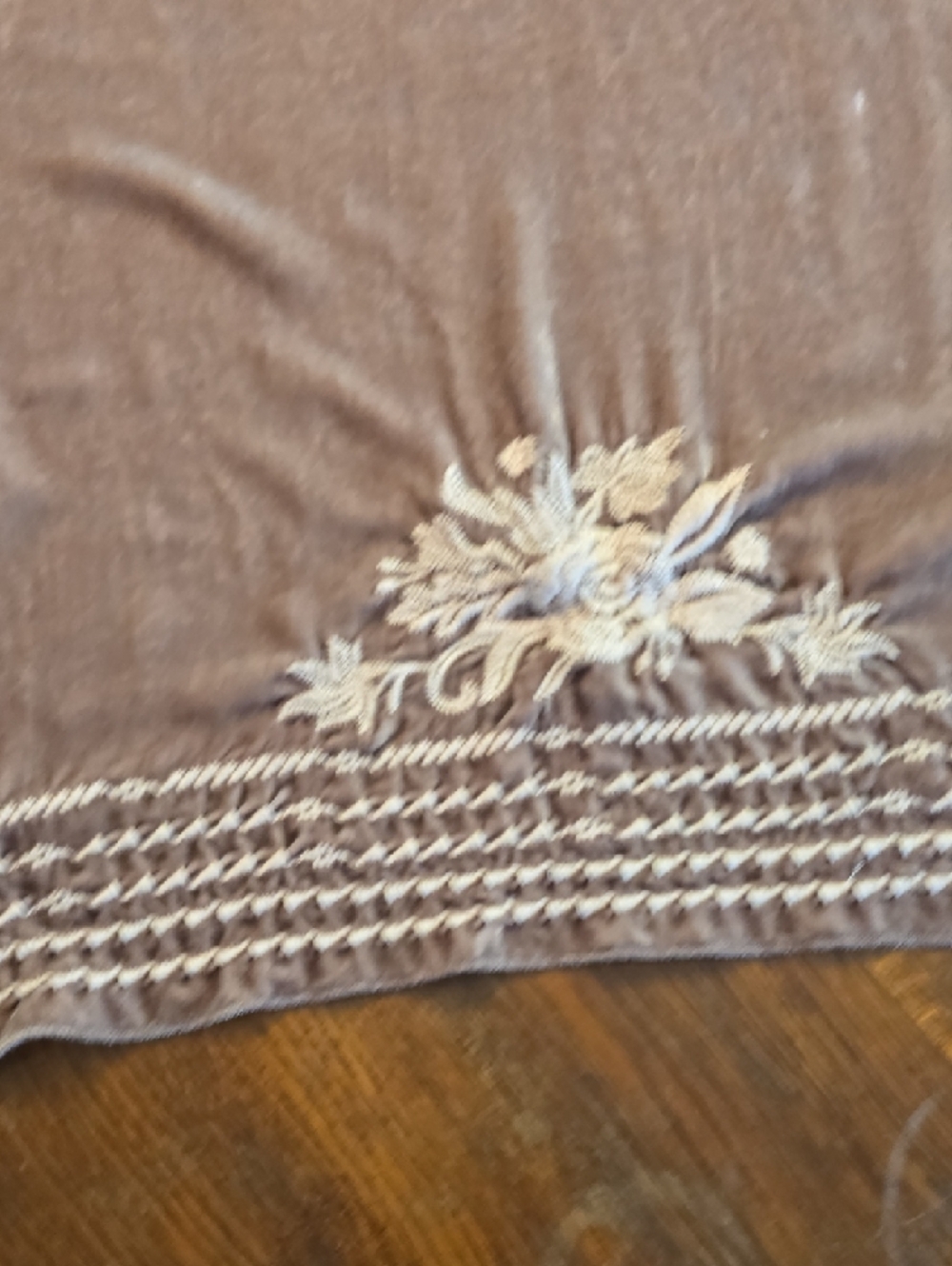 Gorgeous Johnny Was Taupe Velvet Embroidered Kimono - Picture 9 of 9